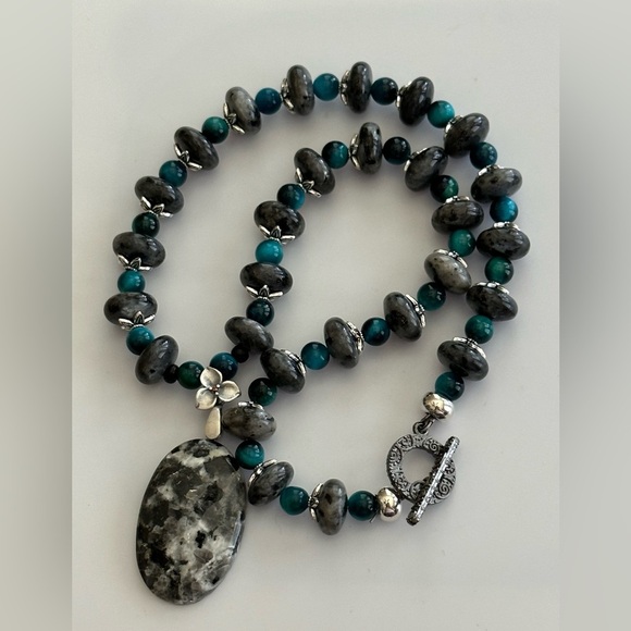 20-1/2 inch Mixed bead necklace NWOT - Picture 3 of 10